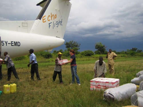 Offloading of cargo in Kasongo